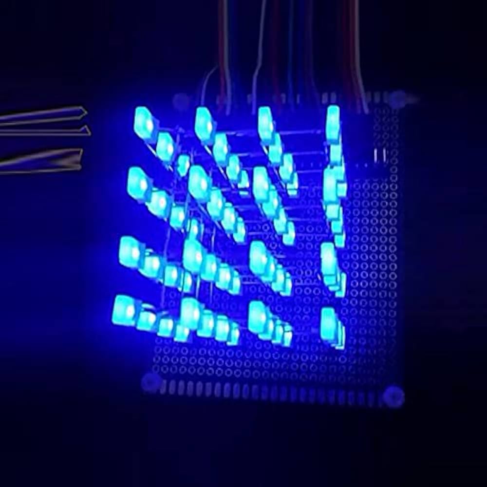 Amazon | 4X4X4青色LEDライトキューブキット3DLEDDIYランプ